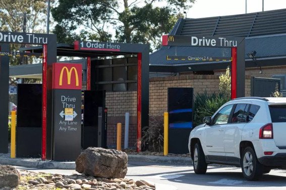 Mcdonald's Worker Reveals Customers Who Greet Them May Be Ignored